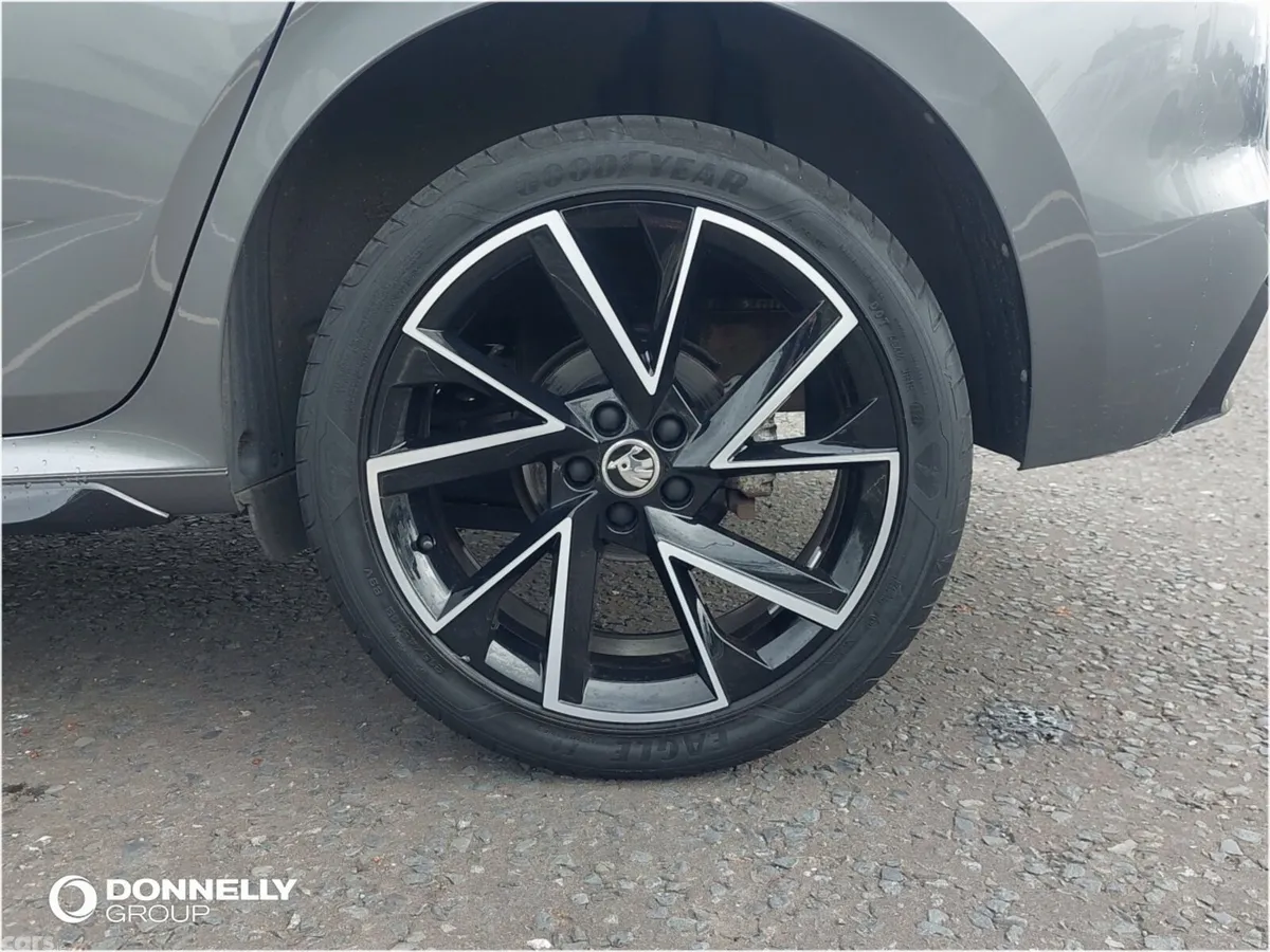 Skoda Kamiq Hatchback, Petrol, 2023, Grey