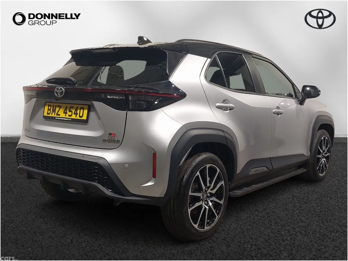 Toyota Yaris Cross Estate, Petrol Hybrid, 2023, Silver