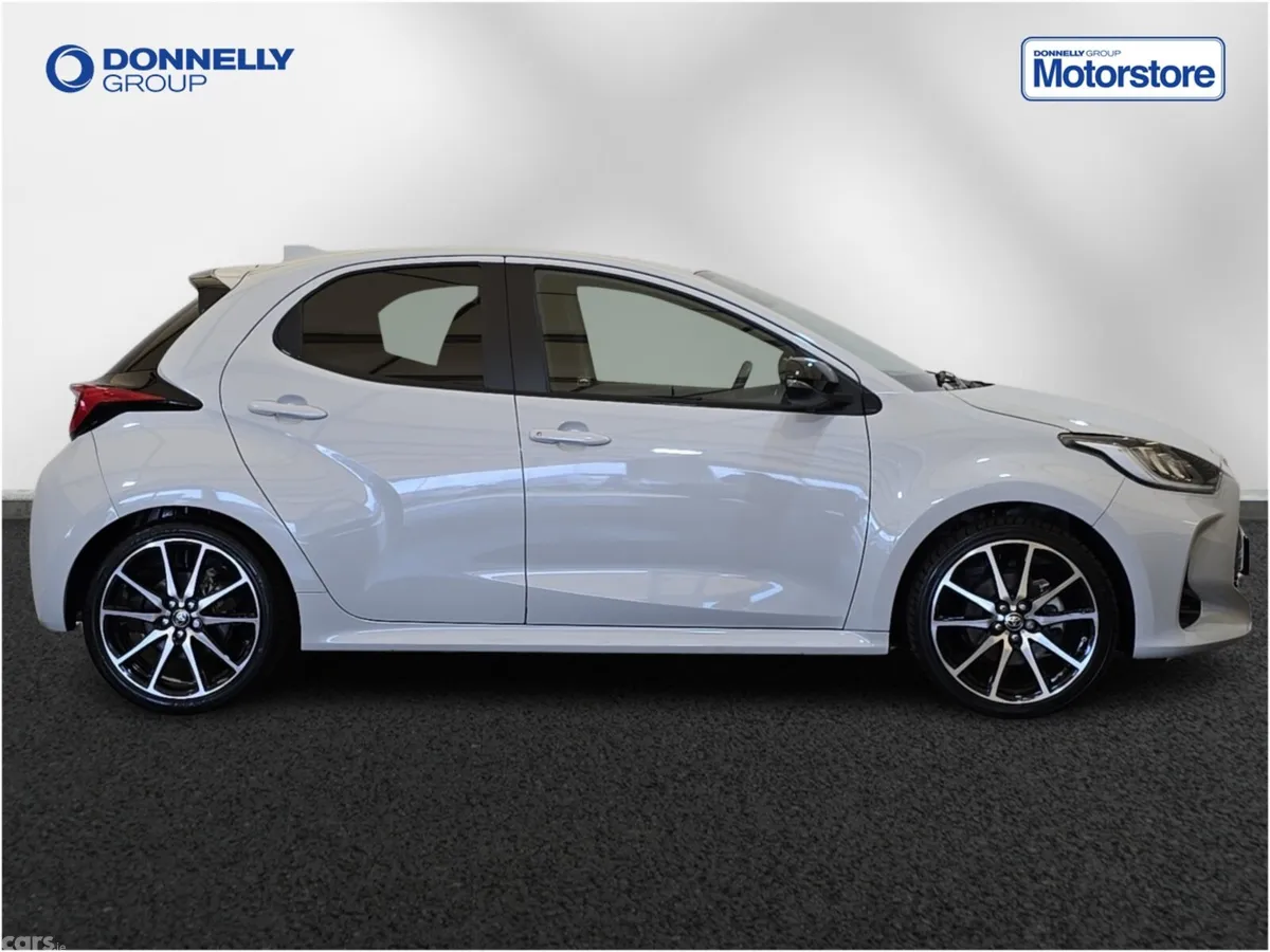 Toyota Yaris Hatchback, Petrol Hybrid, 2023, Grey