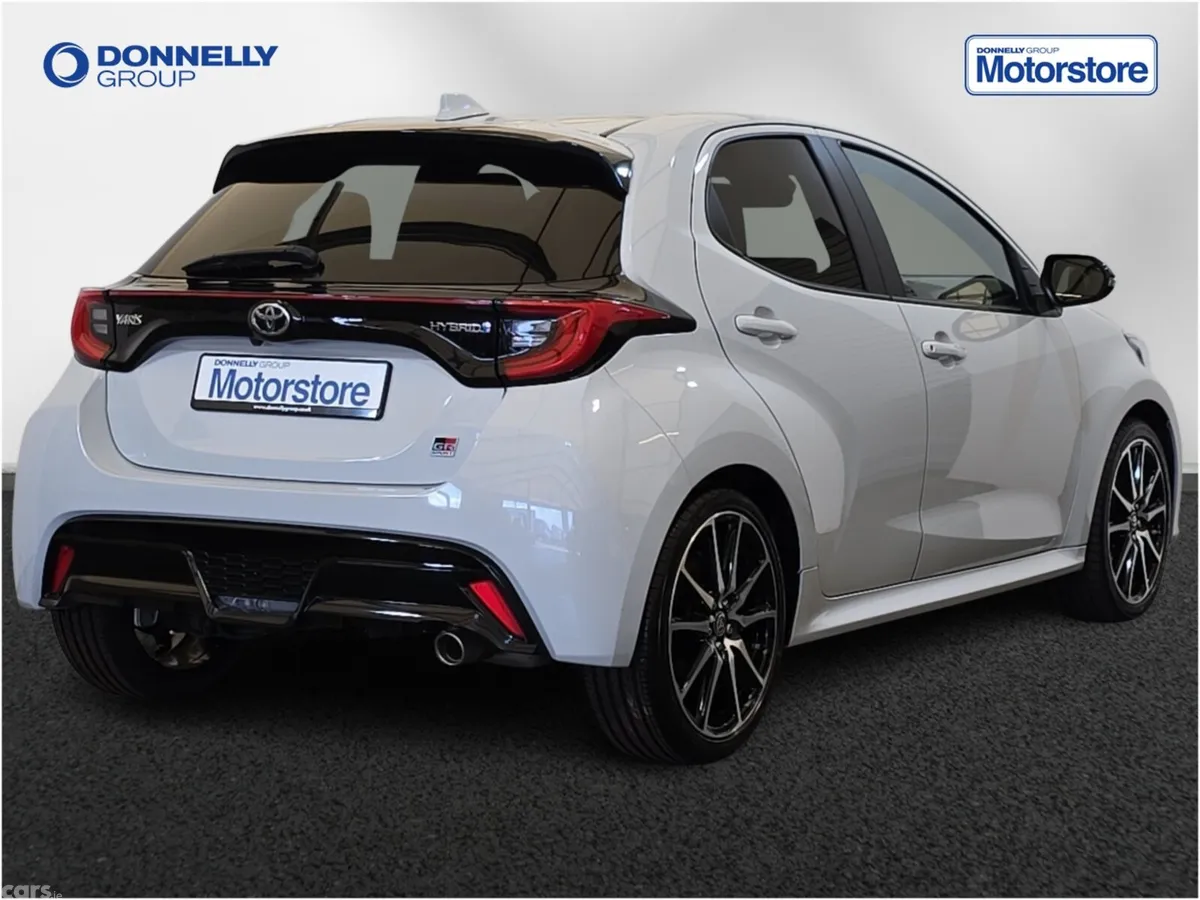 Toyota Yaris Hatchback, Petrol Hybrid, 2023, Grey