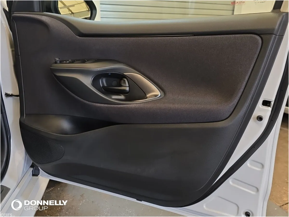 Toyota Yaris Hatchback, Petrol Hybrid, 2023, Grey