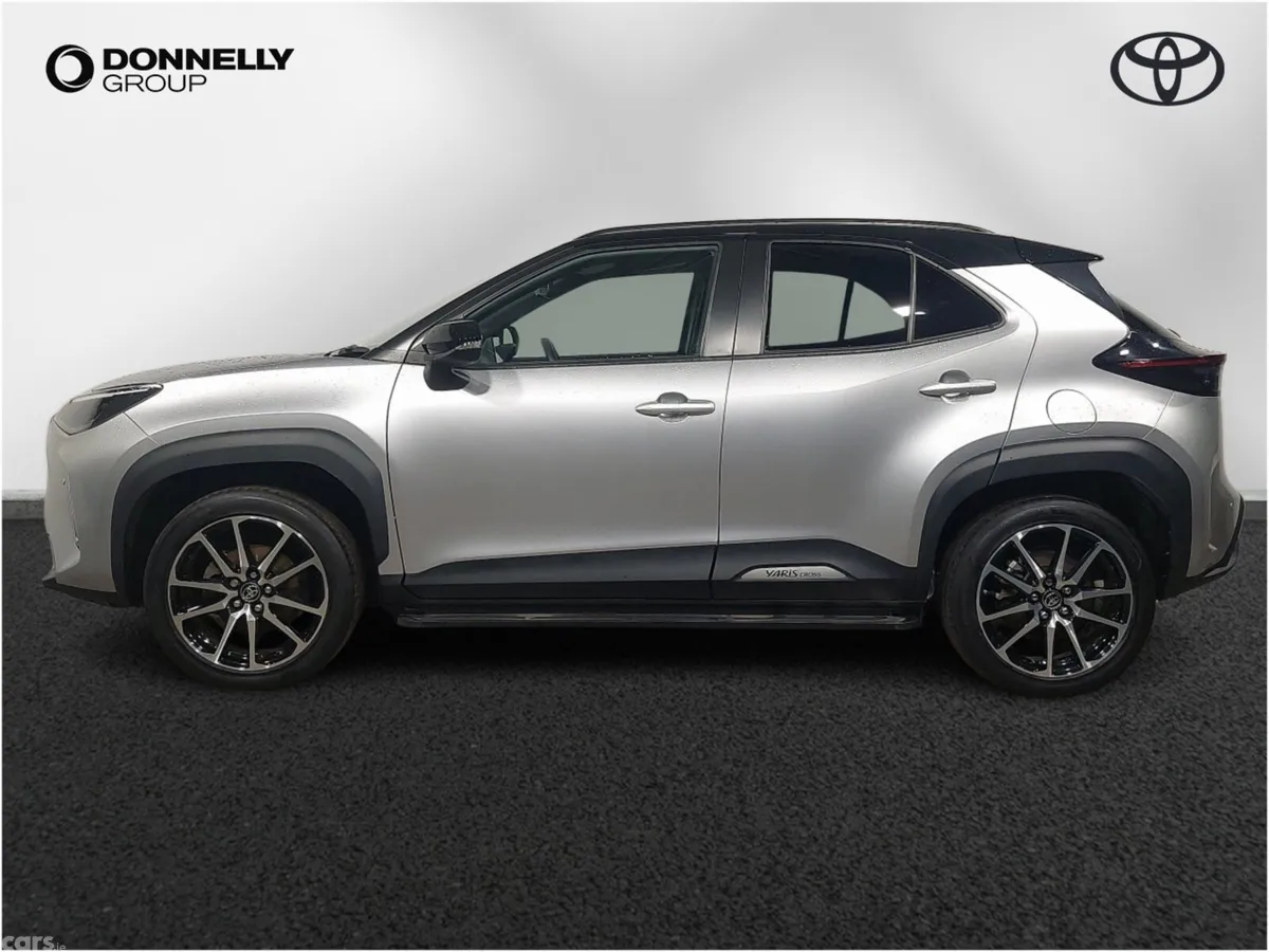 Toyota Yaris Cross Estate, Petrol Hybrid, 2023, Silver