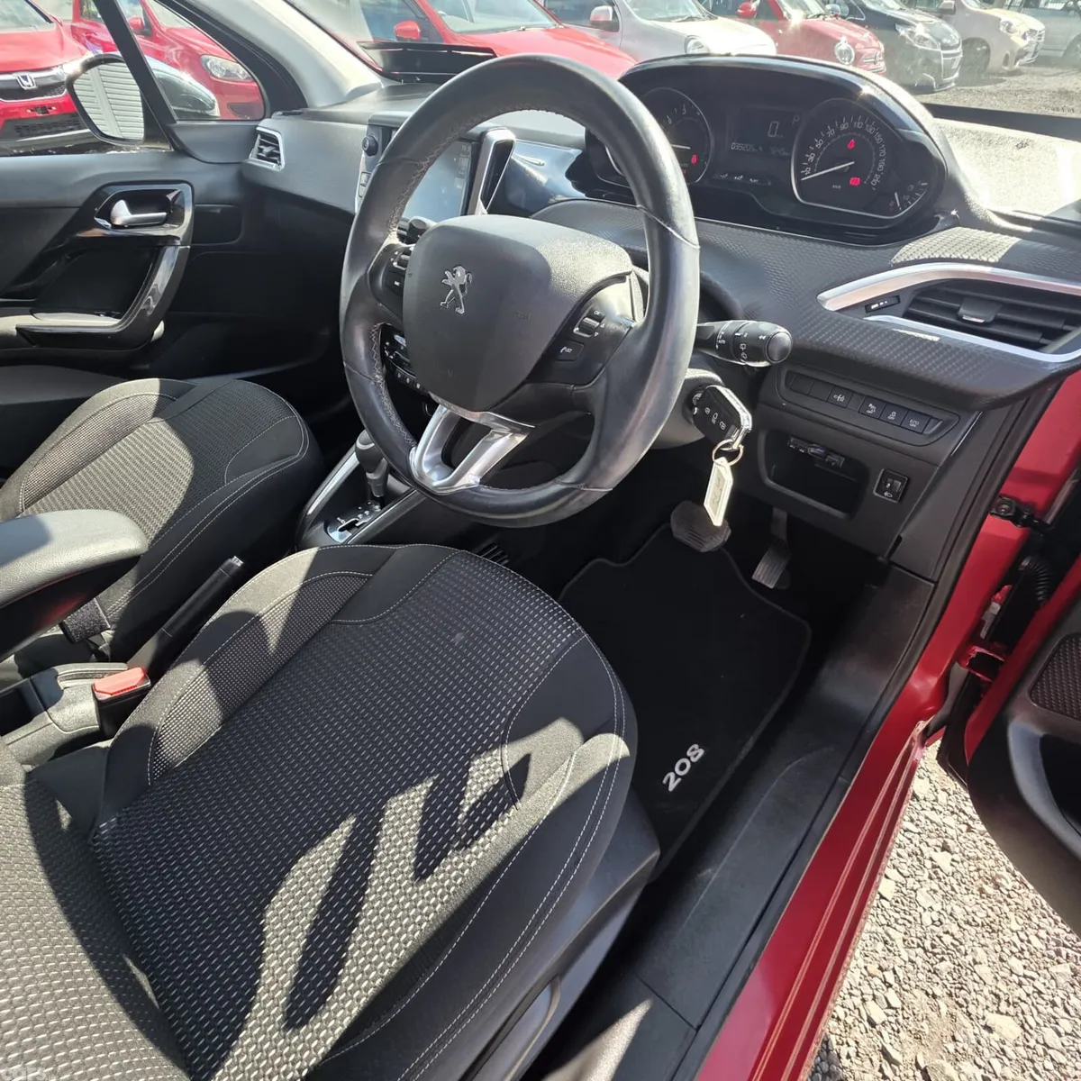 Peugeot 208 Hatchback, Petrol, 2017, Red