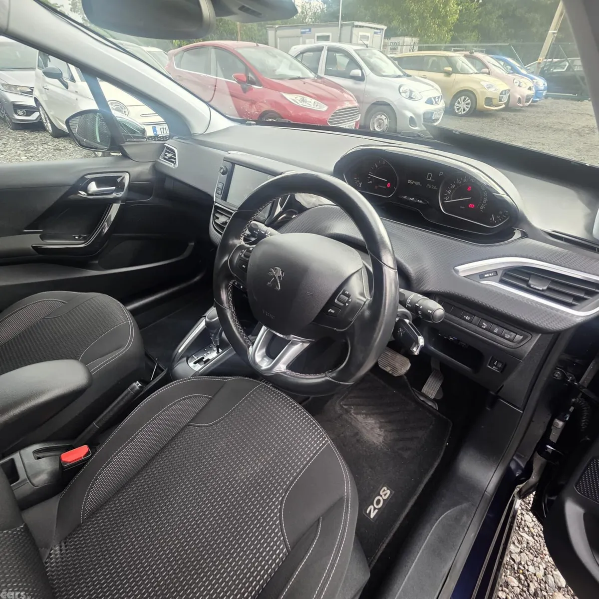 Peugeot 208 Hatchback, Petrol, 2018, Blue