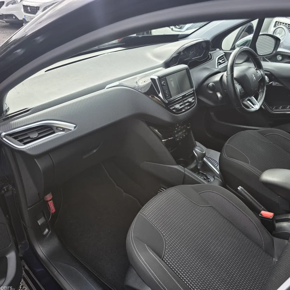 Peugeot 208 Hatchback, Petrol, 2018, Blue
