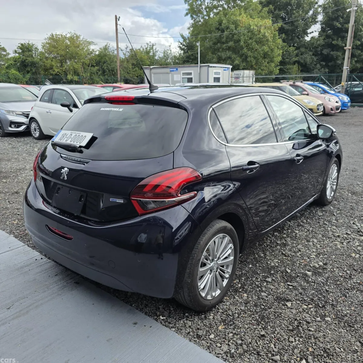 Peugeot 208 Hatchback, Petrol, 2018, Blue