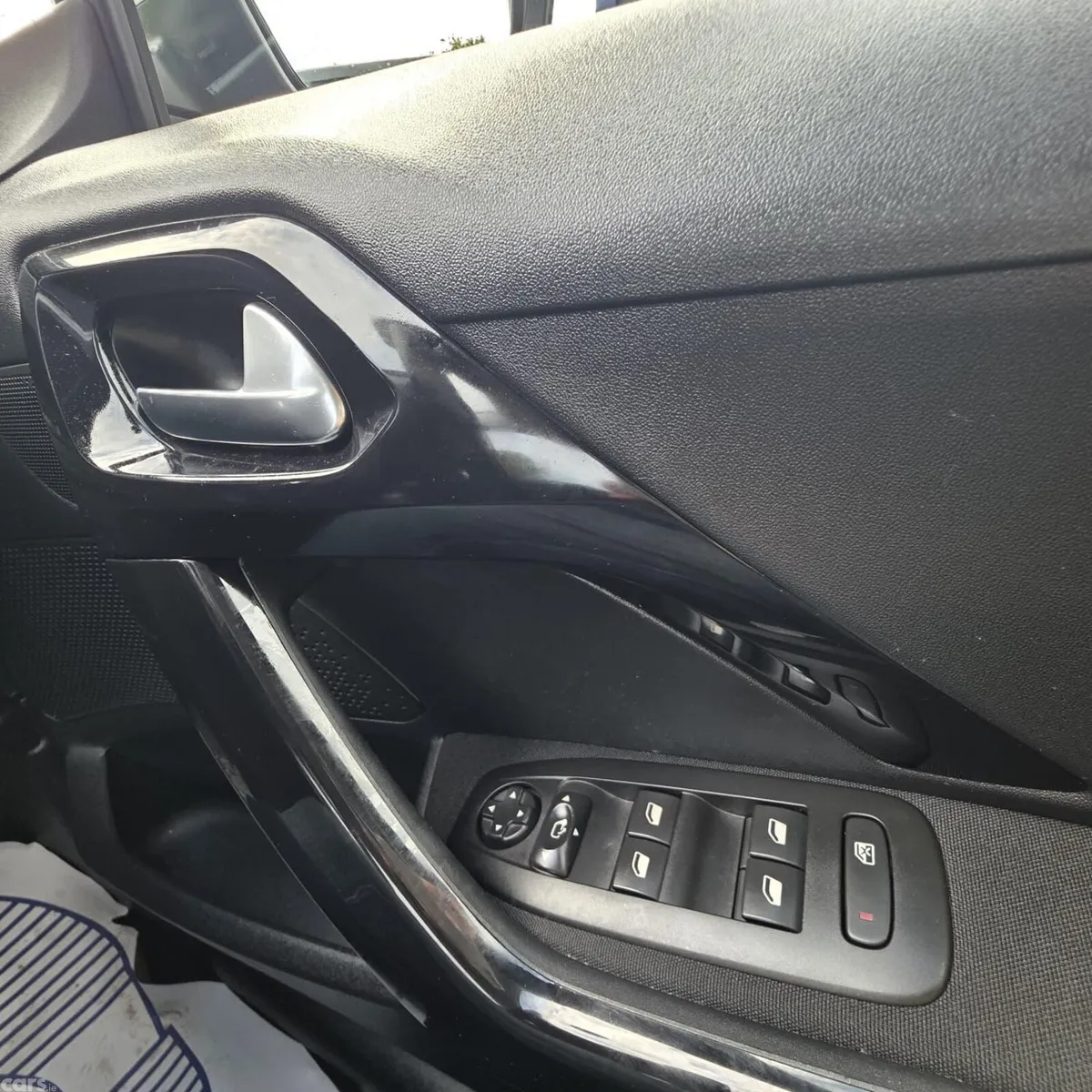Peugeot 208 Hatchback, Petrol, 2018, Blue
