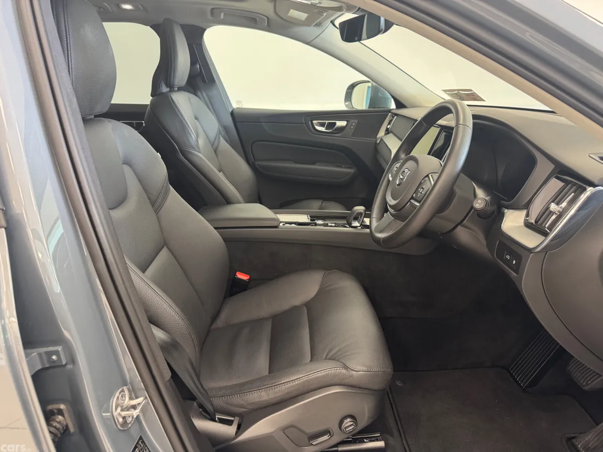 Volvo XC60 SUV, Petrol Plug-in Hybrid, 2024, Grey