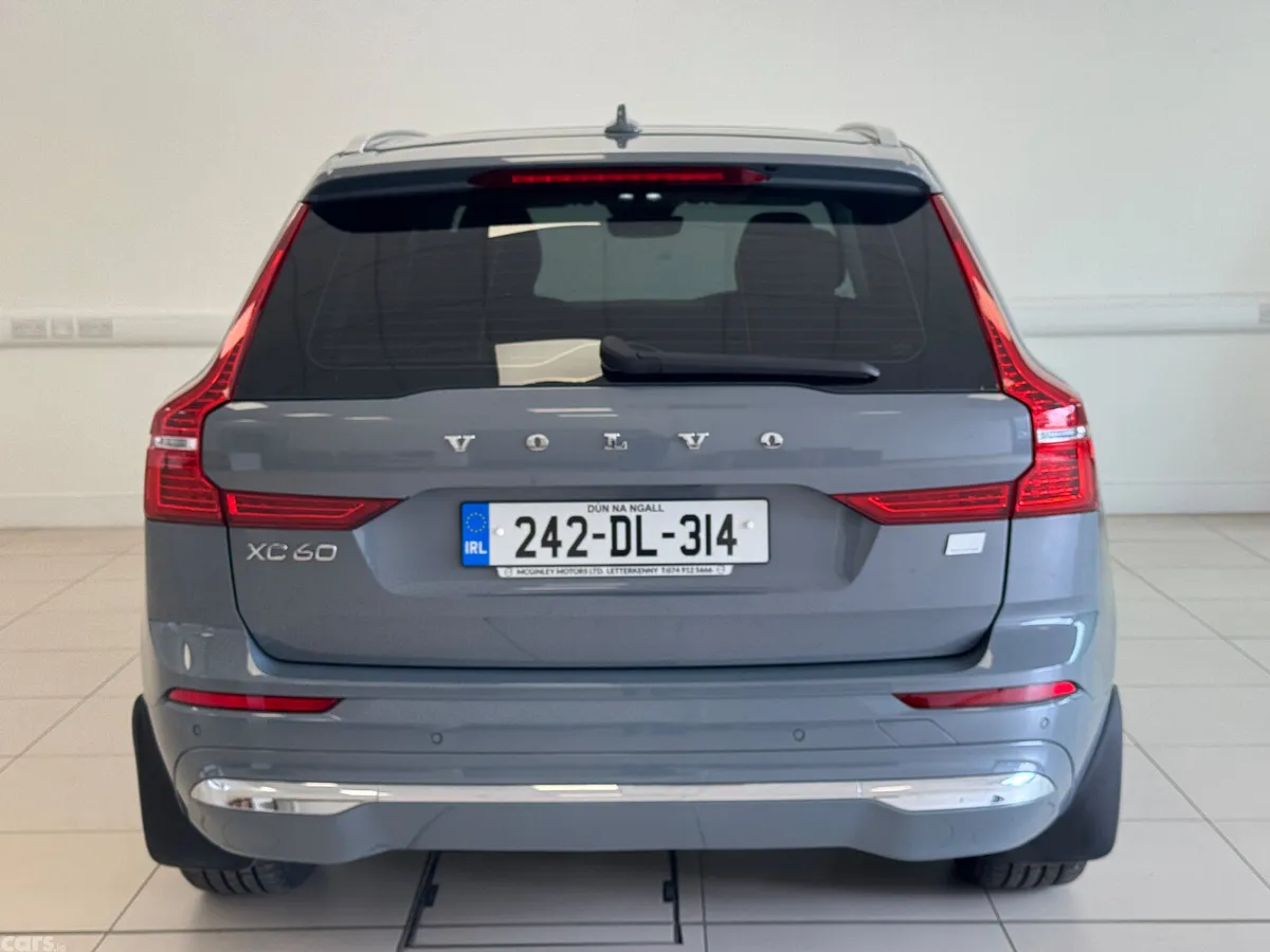 Volvo XC60 SUV, Petrol Plug-in Hybrid, 2024, Grey