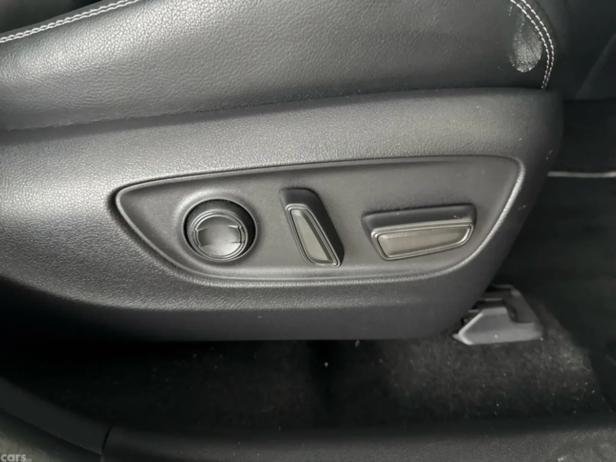 Toyota RAV4 SUV, Petrol Hybrid, 2022, Black