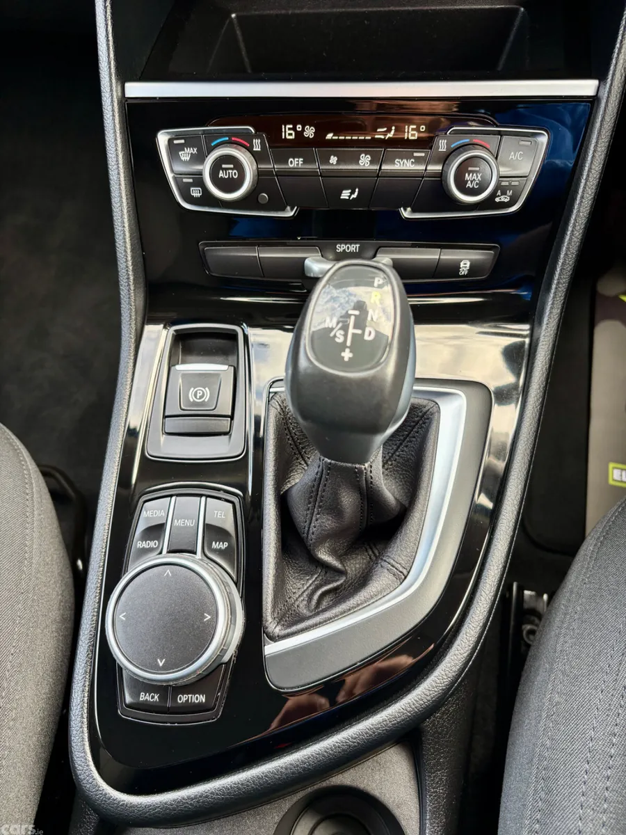 BMW 2-Series Hatchback, Diesel, 2017, Blue
