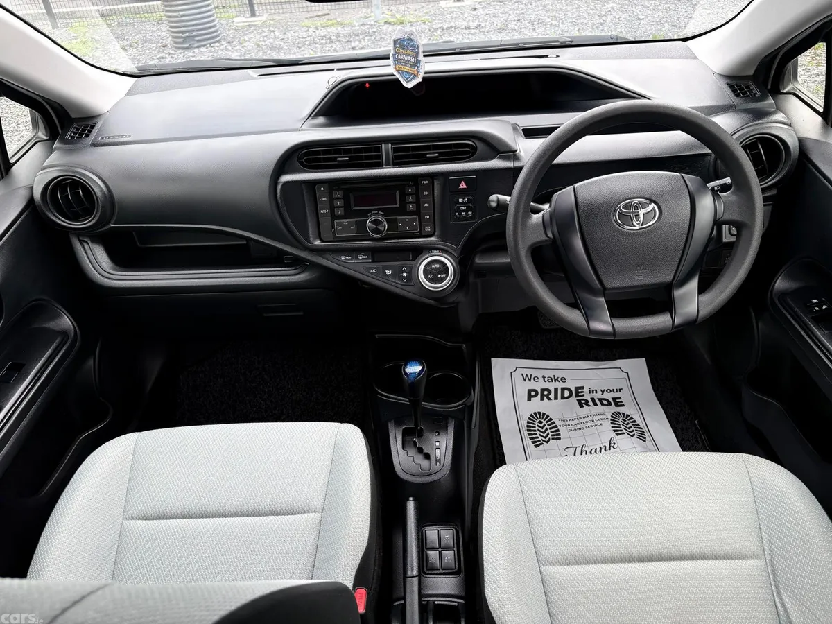 Toyota Aqua Hatchback, Petrol Hybrid, 2015, White