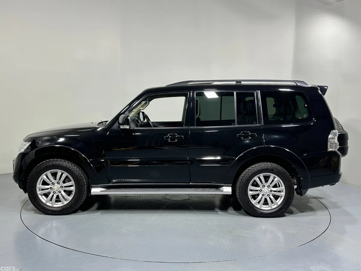 Mitsubishi Pajero SUV, Diesel, 2014, Black