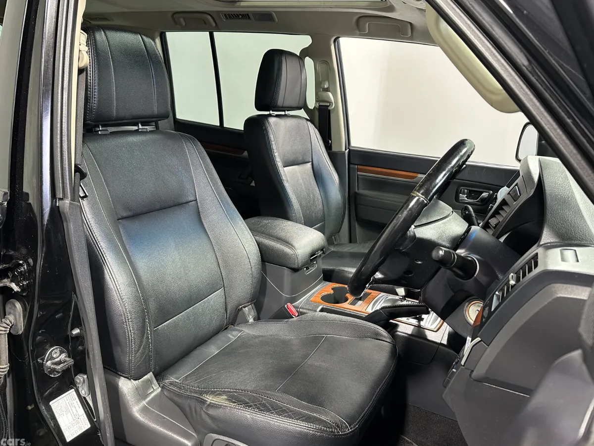 Mitsubishi Pajero SUV, Diesel, 2014, Black
