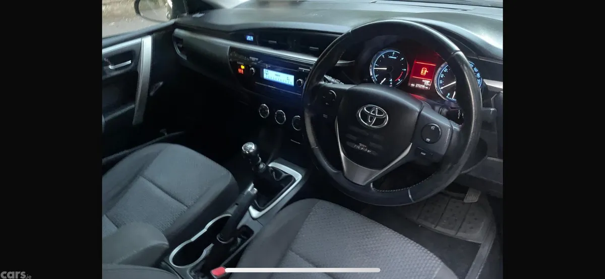 Toyota Corolla Saloon, Diesel, 2014, Grey