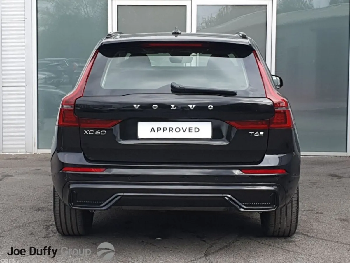 Volvo XC60 SUV, Petrol Plug-in Hybrid, 2026, Black
