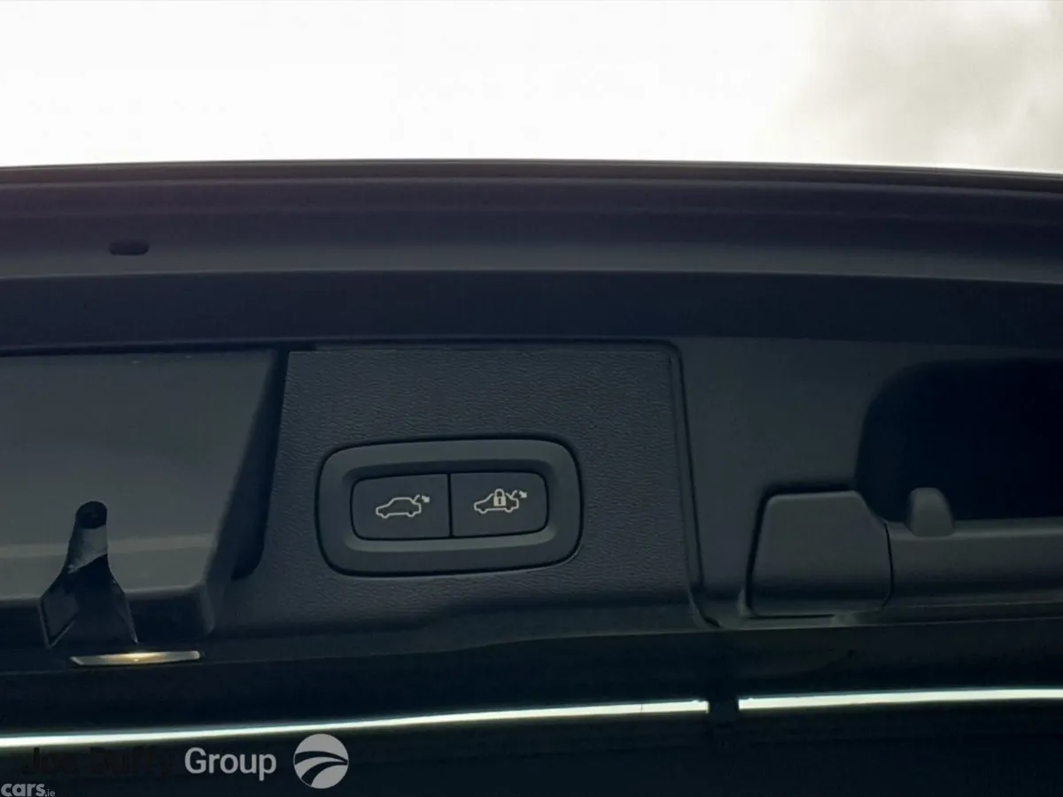 Volvo XC60 SUV, Petrol Plug-in Hybrid, 2026, Black