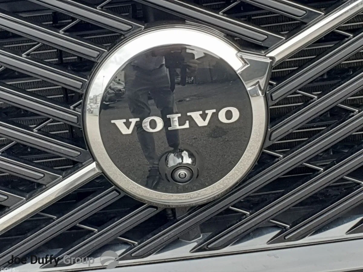 Volvo XC60 SUV, Petrol Plug-in Hybrid, 2026, Black