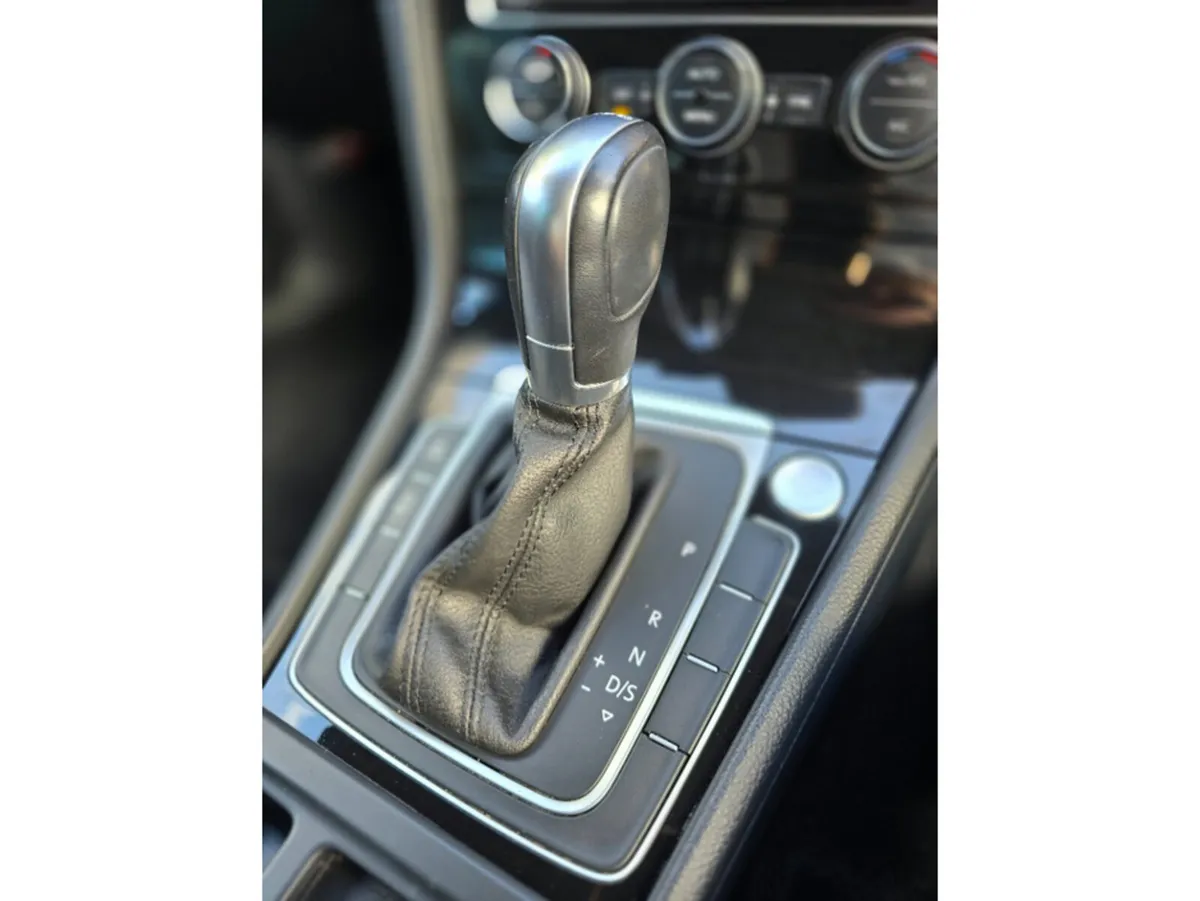 Volkswagen Golf Hatchback, Petrol, 2016, Blue
