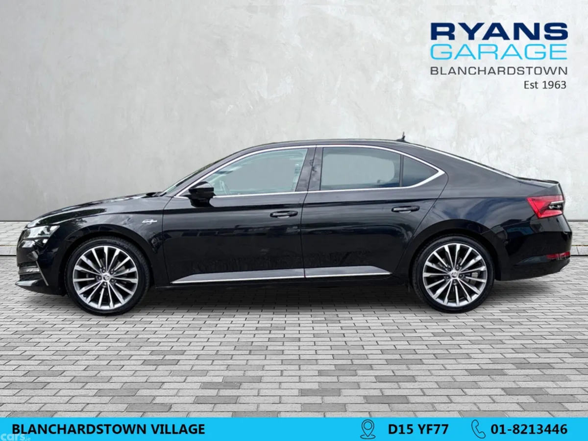 Skoda Superb Hatchback, Diesel, 2023, Black