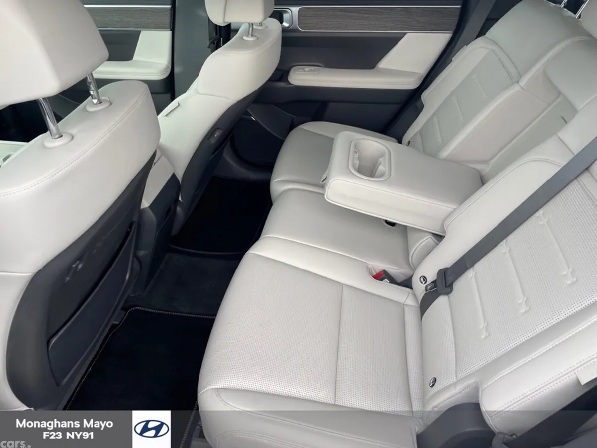 Hyundai Santa Fe SUV, Petrol Plug-in Hybrid, 2026, Blue