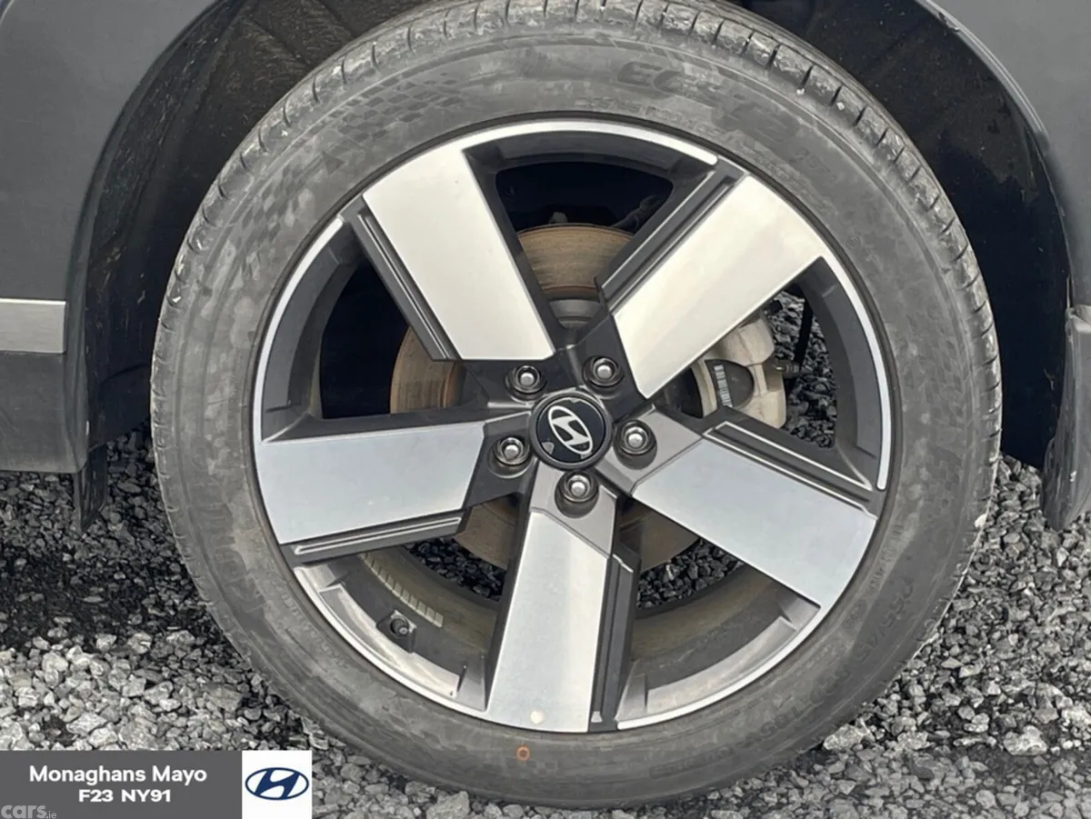Hyundai Santa Fe SUV, Petrol Plug-in Hybrid, 2026, Blue