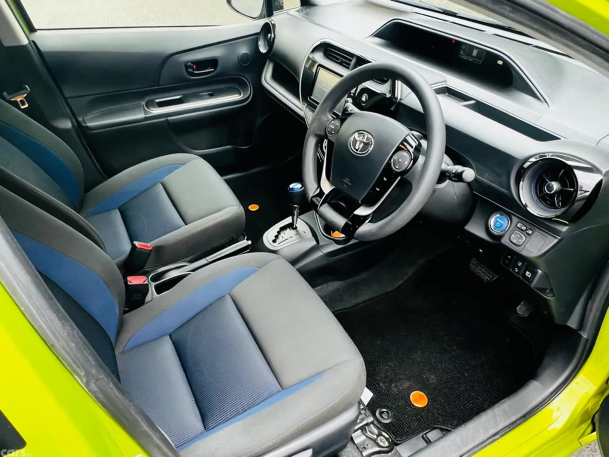 Toyota Aqua Hatchback, Petrol Hybrid, 2017, Green