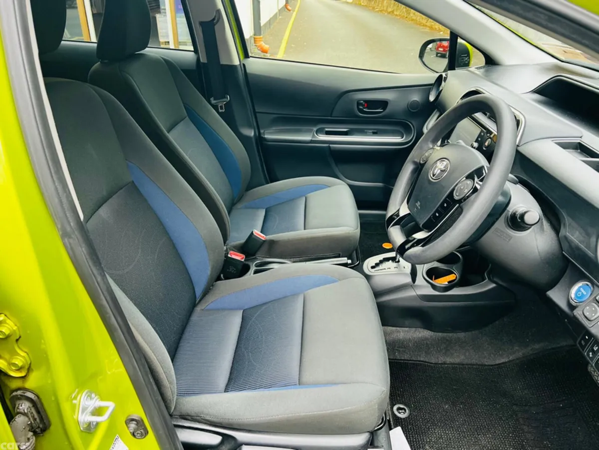 Toyota Aqua Hatchback, Petrol Hybrid, 2017, Green