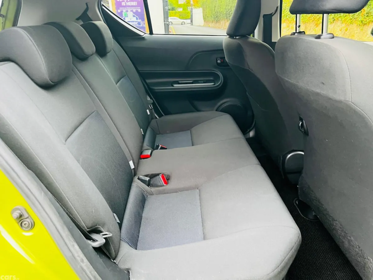 Toyota Aqua Hatchback, Petrol Hybrid, 2017, Green