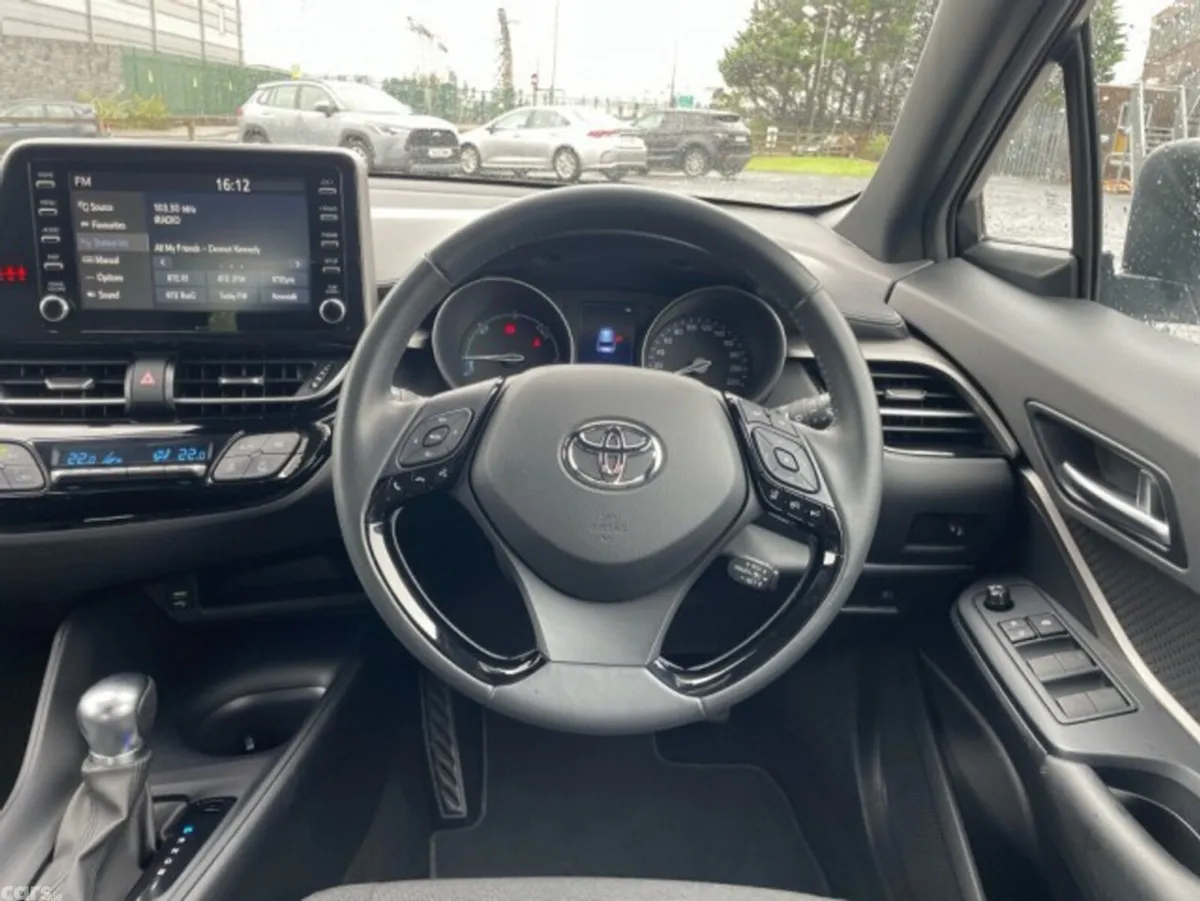 Toyota C-HR SUV, Petrol Hybrid, 2023, Silver