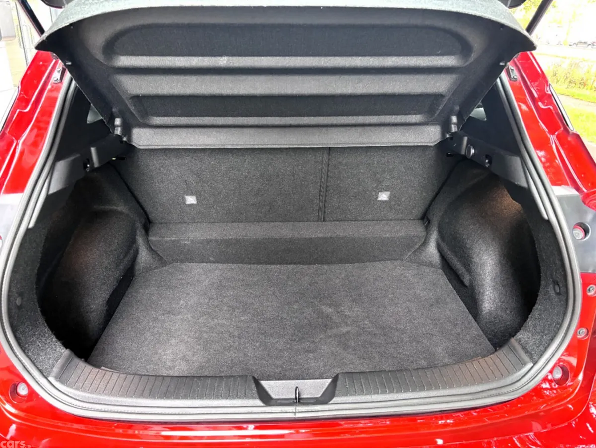 Nissan Qashqai MPV, Petrol, 2024, Red