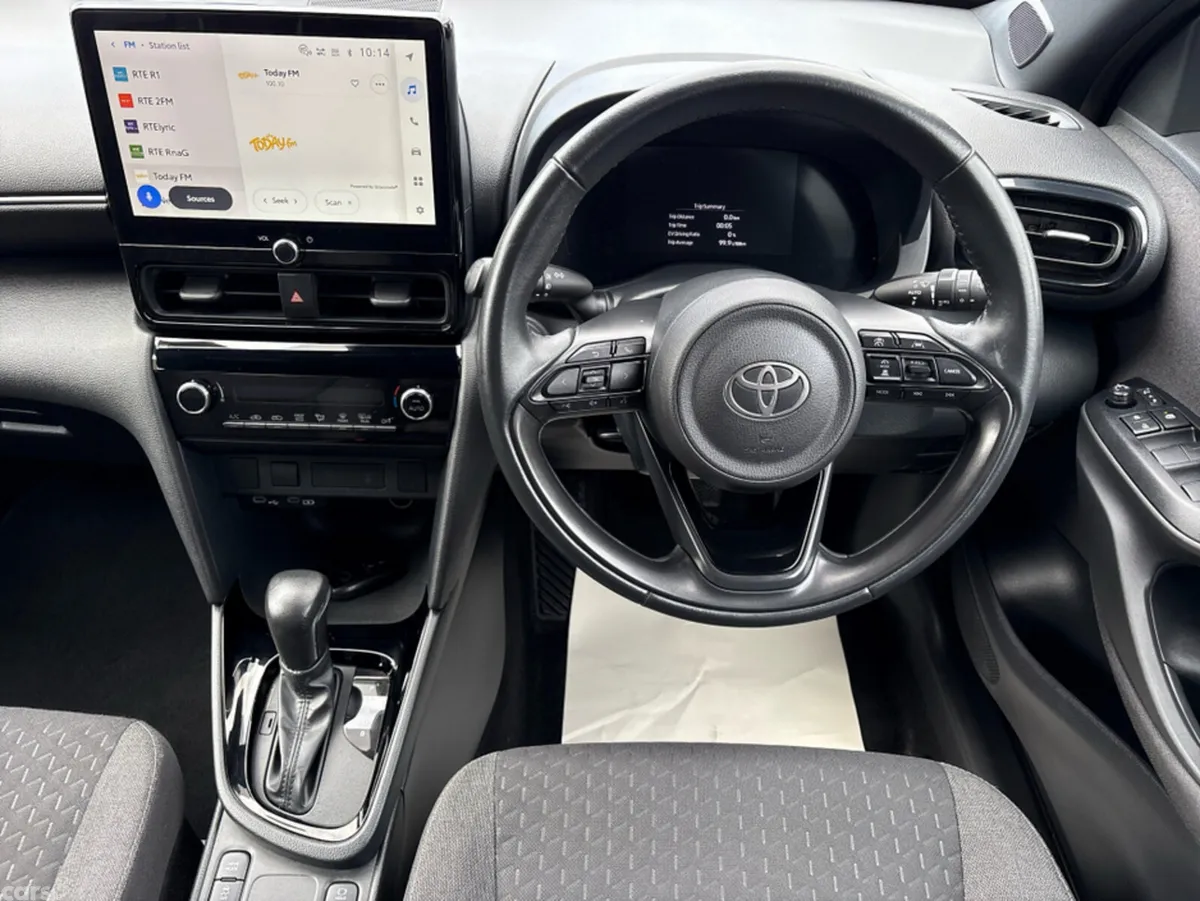 Toyota Yaris Cross SUV, Petrol Hybrid, 2025, Grey