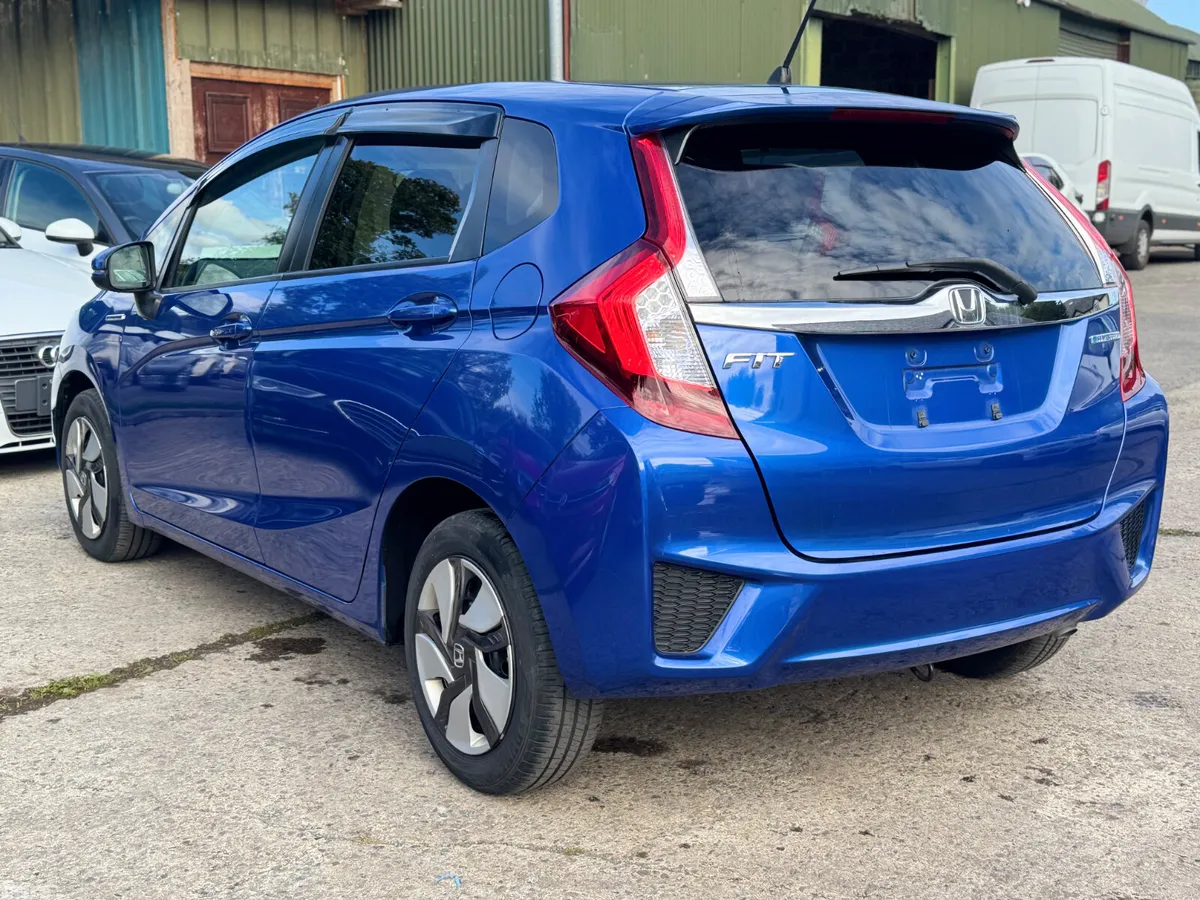 Honda Fit Hatchback, Petrol Hybrid, 2014, Blue