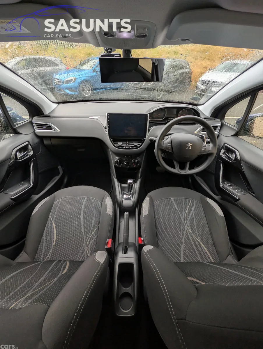 Peugeot 208 Hatchback, Petrol, 2015, Blue