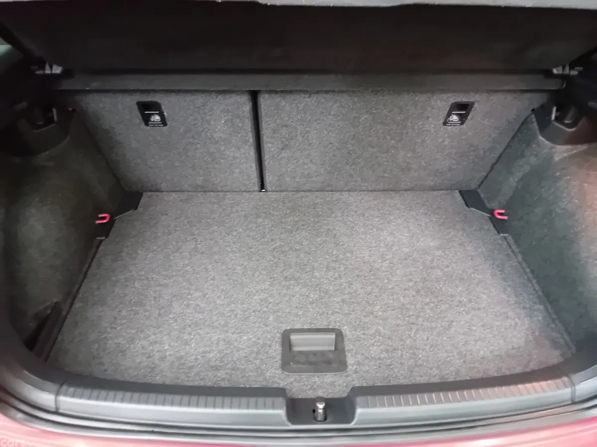 Volkswagen Polo Hatchback, Petrol, 2020, Red