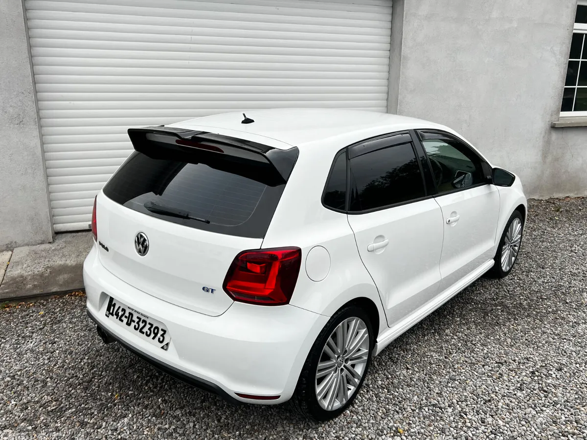 Volkswagen Polo Hatchback, Petrol, 2014, White