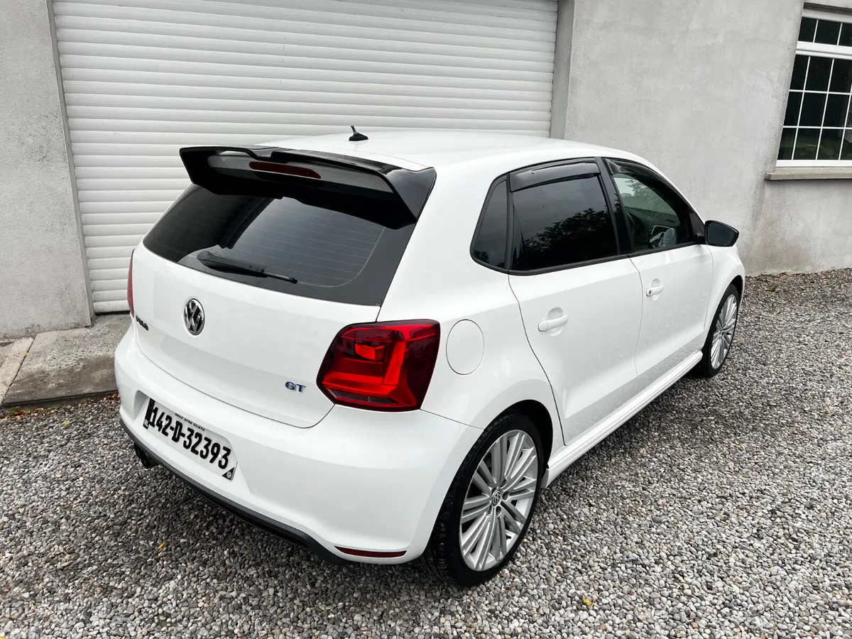 Volkswagen Polo Hatchback, Petrol, 2014, White
