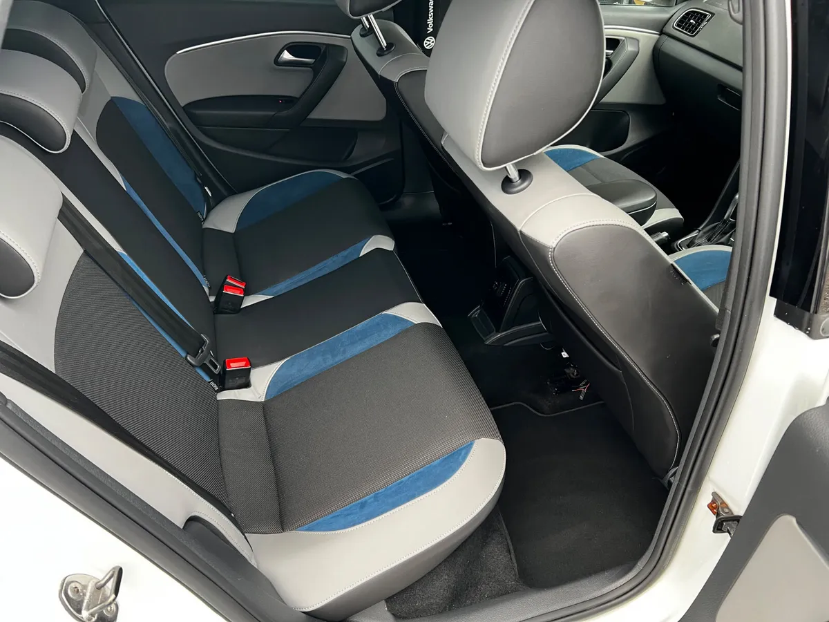 Volkswagen Polo Hatchback, Petrol, 2014, White