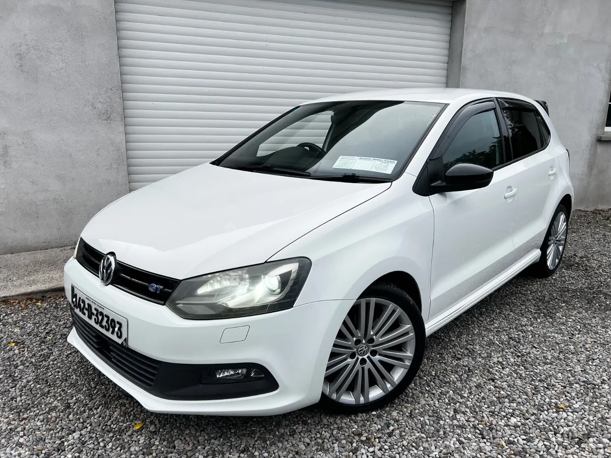 Volkswagen Polo Hatchback, Petrol, 2014, White