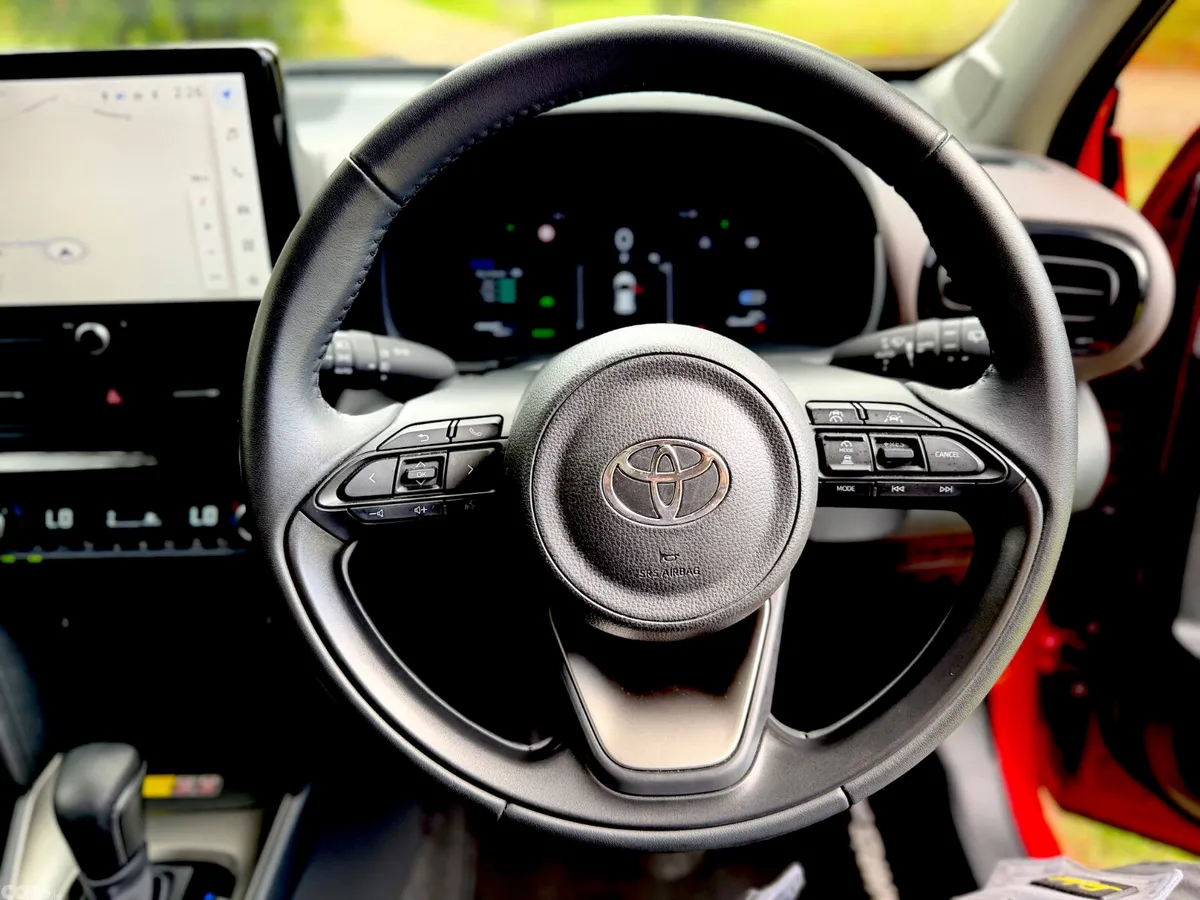 Toyota Yaris Cross Hatchback, Petrol Hybrid, 2025, Red