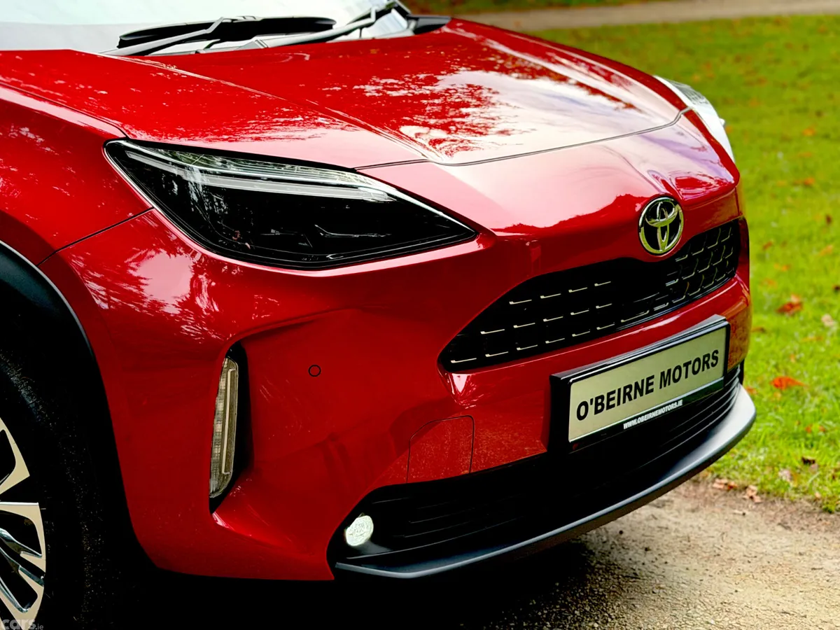 Toyota Yaris Cross Hatchback, Petrol Hybrid, 2025, Red