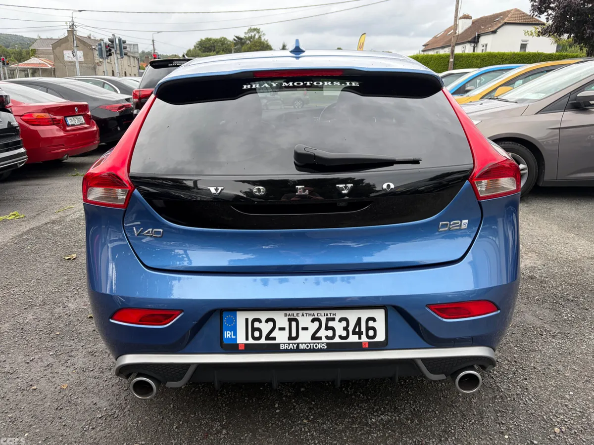 Volvo V40 Hatchback, Diesel, 2016, Blue