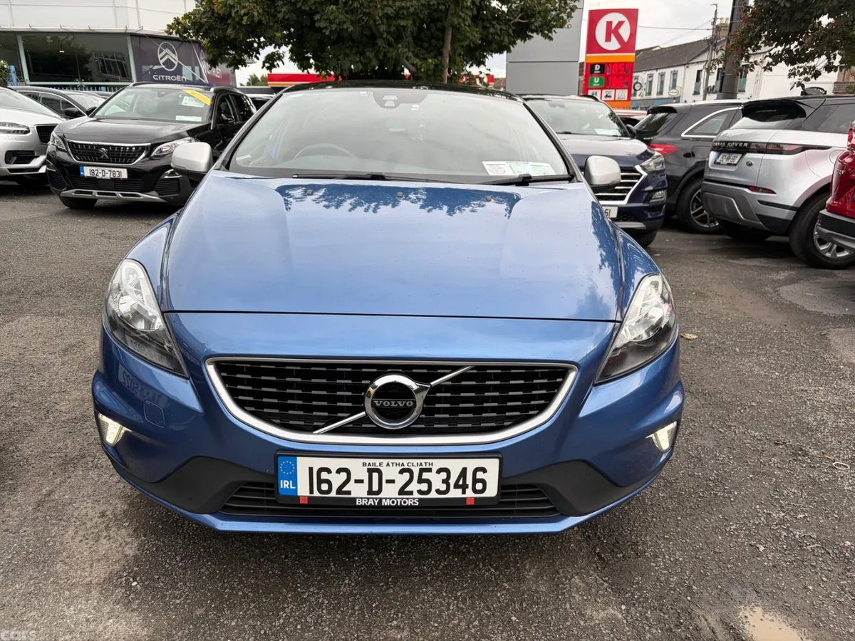 Volvo V40 Hatchback, Diesel, 2016, Blue