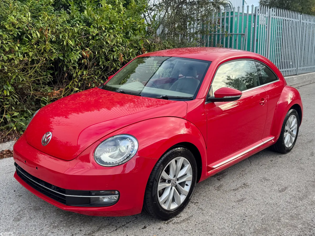 Volkswagen Beetle Hatchback, Petrol, 2015, Red