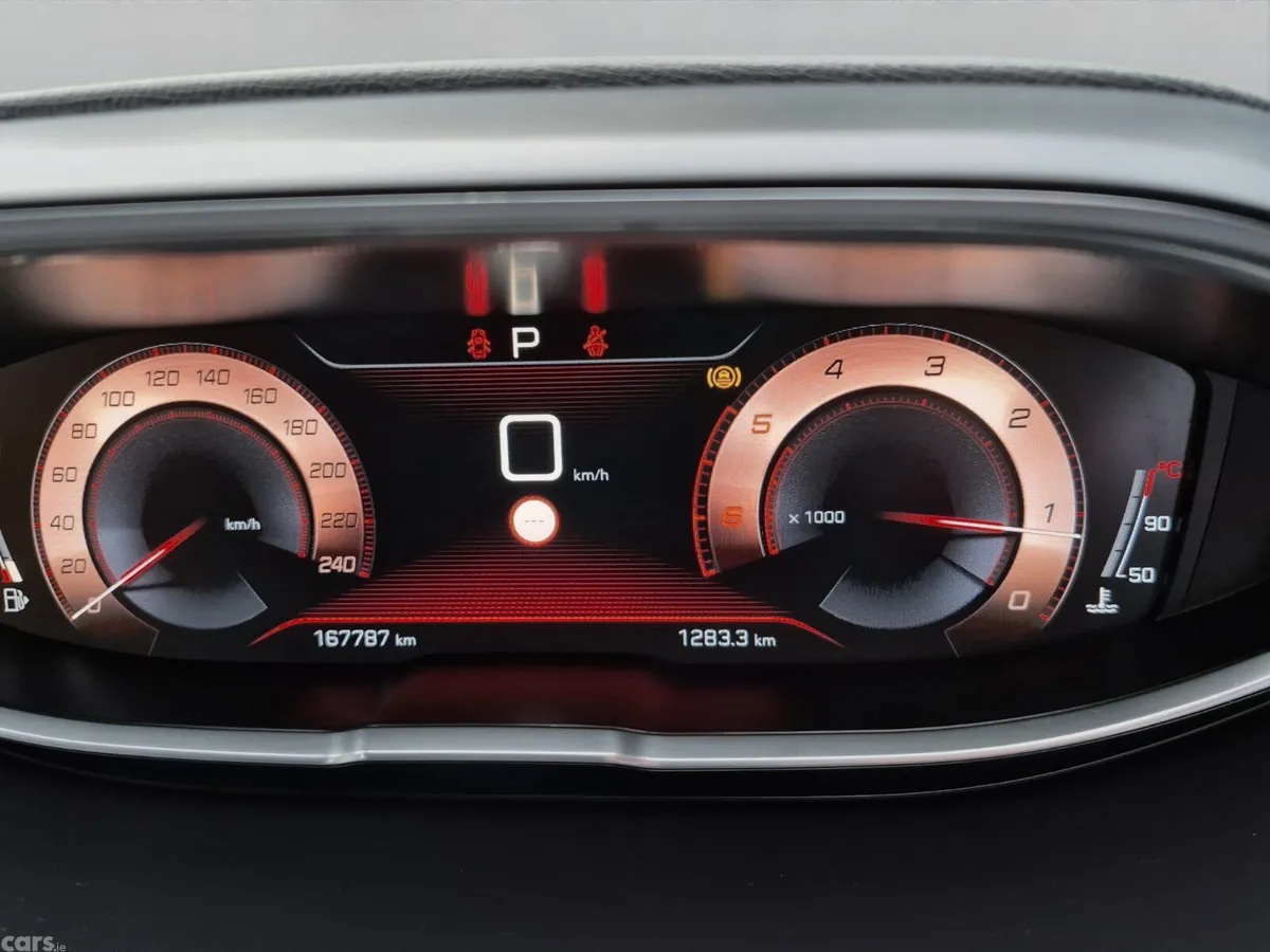 Peugeot 3008 MPV, Diesel, 2018, Red