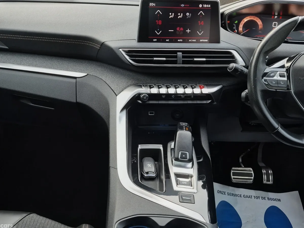 Peugeot 3008 MPV, Diesel, 2018, Red
