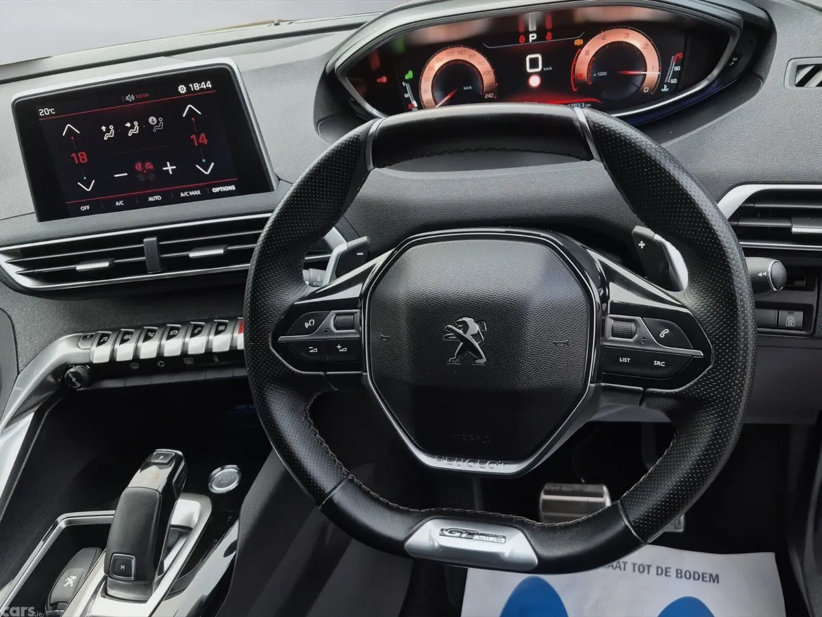 Peugeot 3008 MPV, Diesel, 2018, Red