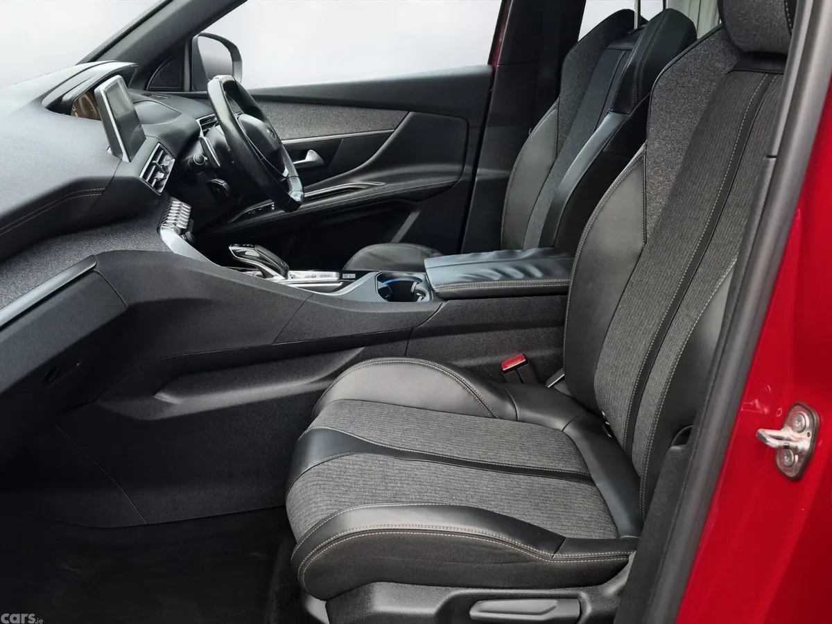 Peugeot 3008 MPV, Diesel, 2018, Red