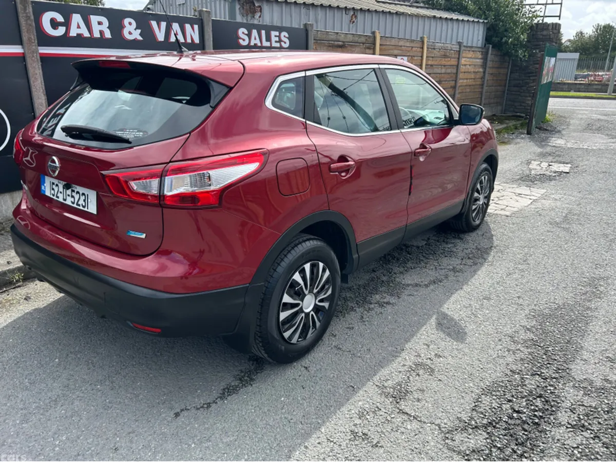 Nissan Qashqai MPV, Diesel, 2015, Red