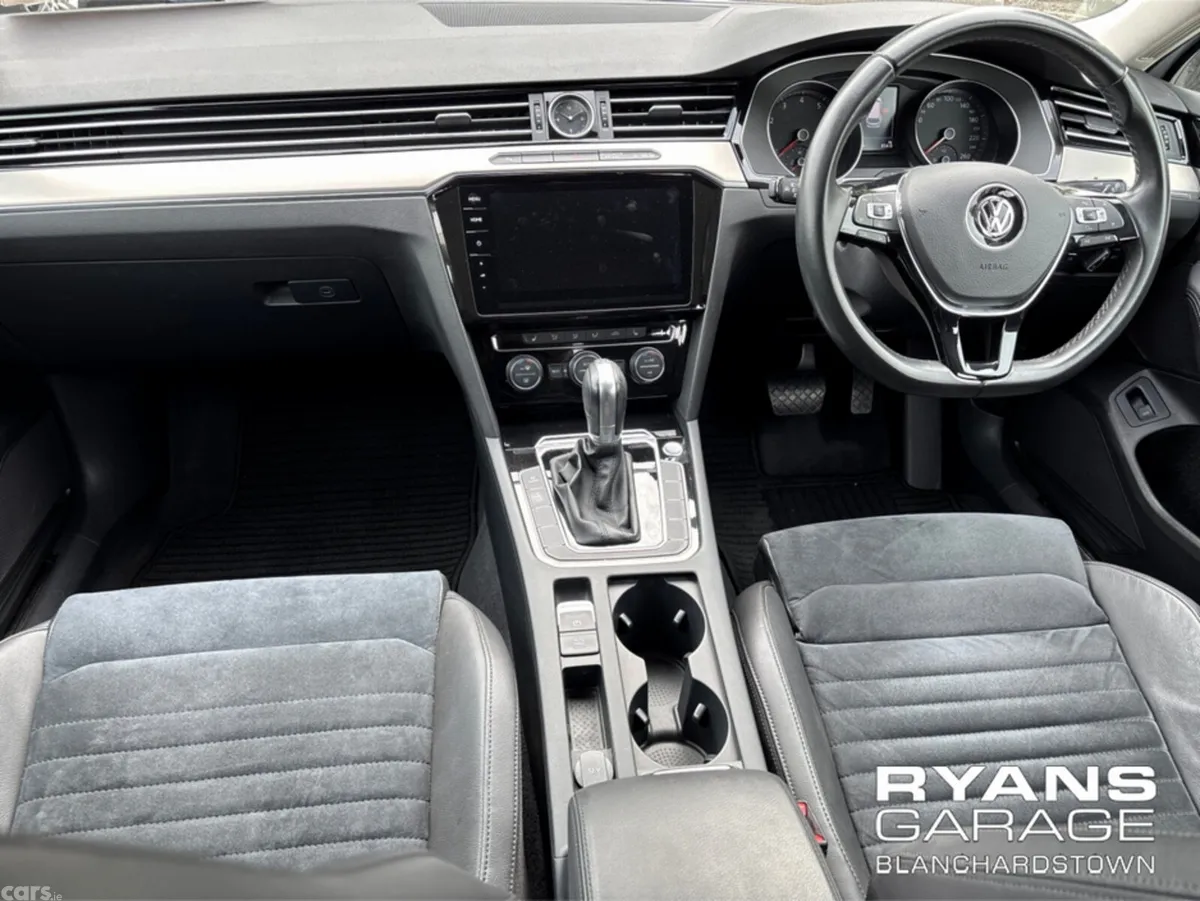Volkswagen Passat Estate, Petrol, 2018, White